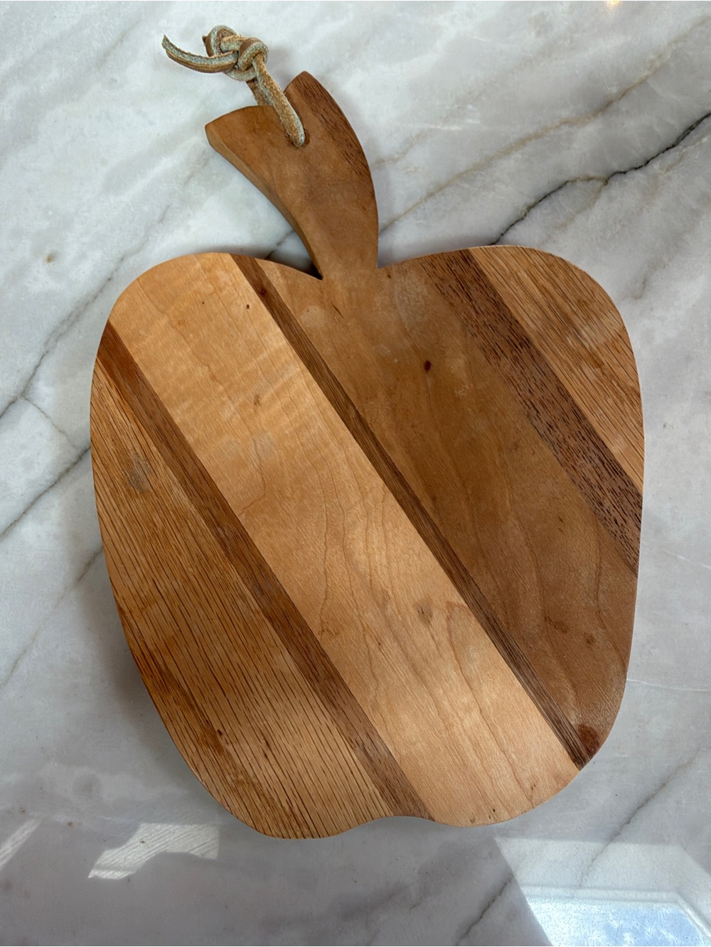 Vintage Apple-Shaped Wooden Cutting Board / Charcuterie Plating
